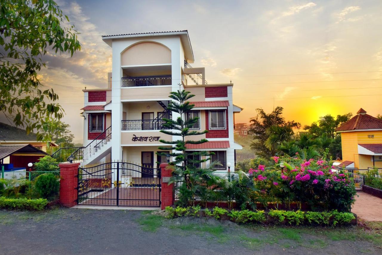 The Mango Inn Dāpoli Exteriör bild
