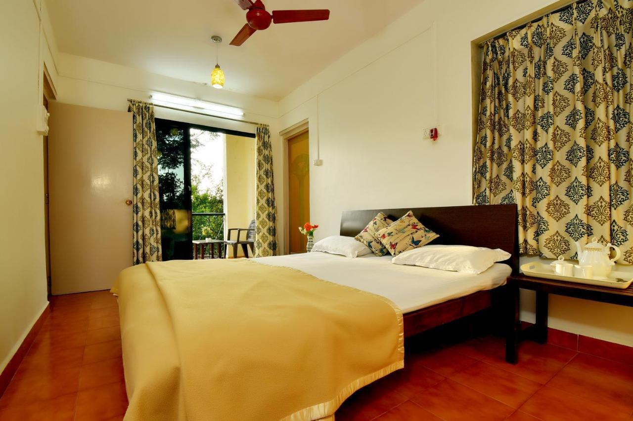 The Mango Inn Dāpoli Exteriör bild