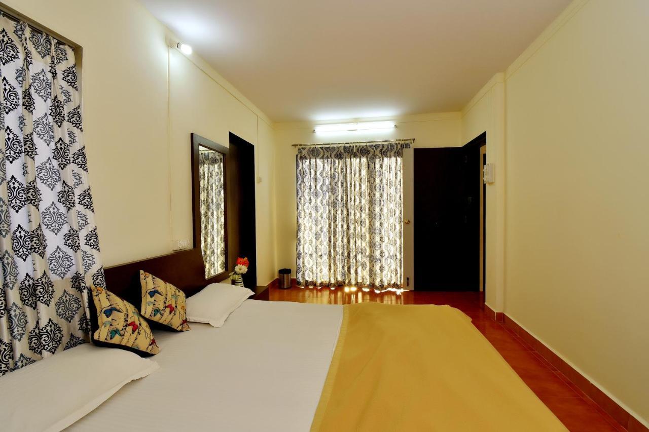 The Mango Inn Dāpoli Exteriör bild